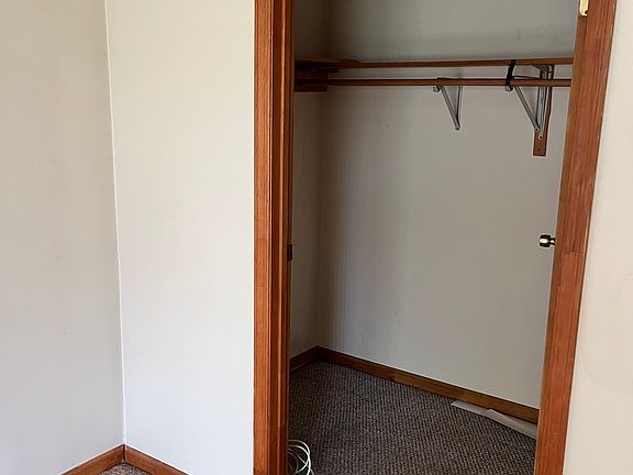 4th image of 34 Winne Pl APT 1