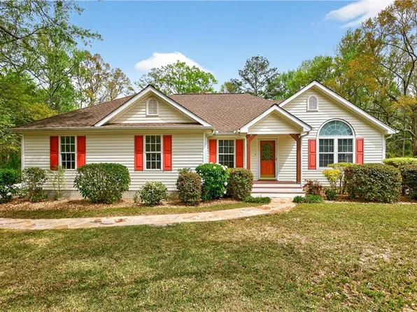 185 Lowell Dr, Sharpsburg, GA 30277