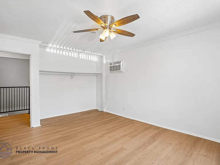 Rollingwood Apartments — Photo 43