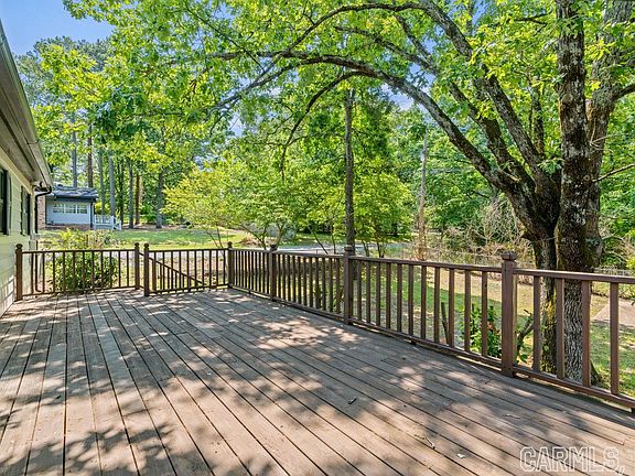5th image of 210 Bluff View Dr