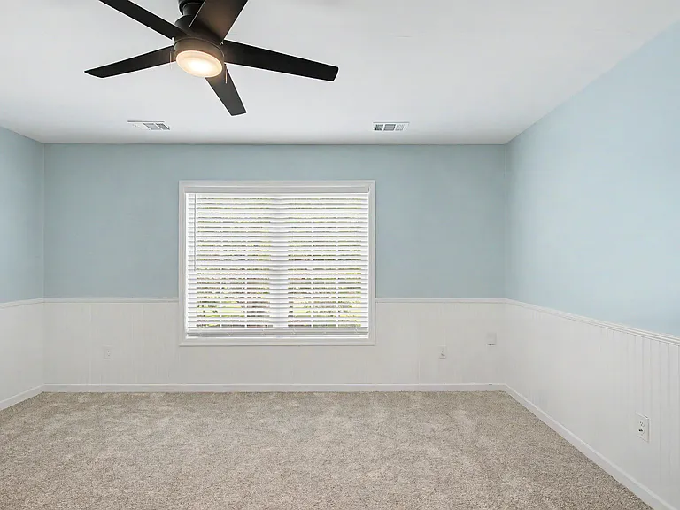 1512 E Henry St — Photo 12