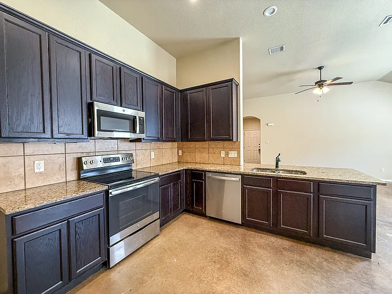 342 Emma Dr #2-1 — Photo 6