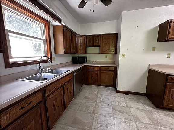5th image of 109 Zallar St