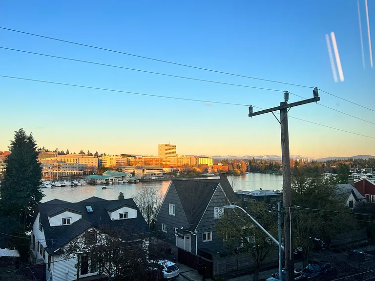 Views of portage bay, mountains, and UW from upstairs bedrooms.