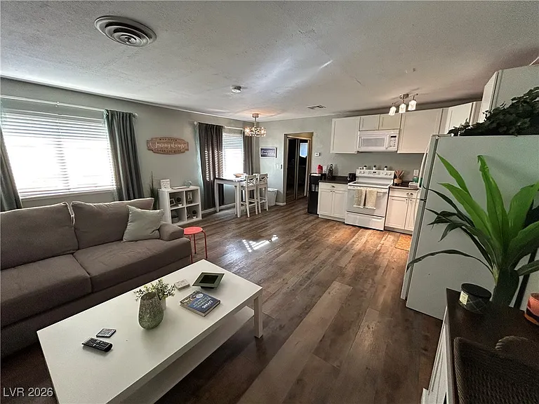 1481 Lorilyn Ave #4 — Photo 4