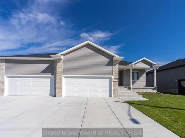 3760 Lilac Ln, Grand Island, NE 68803