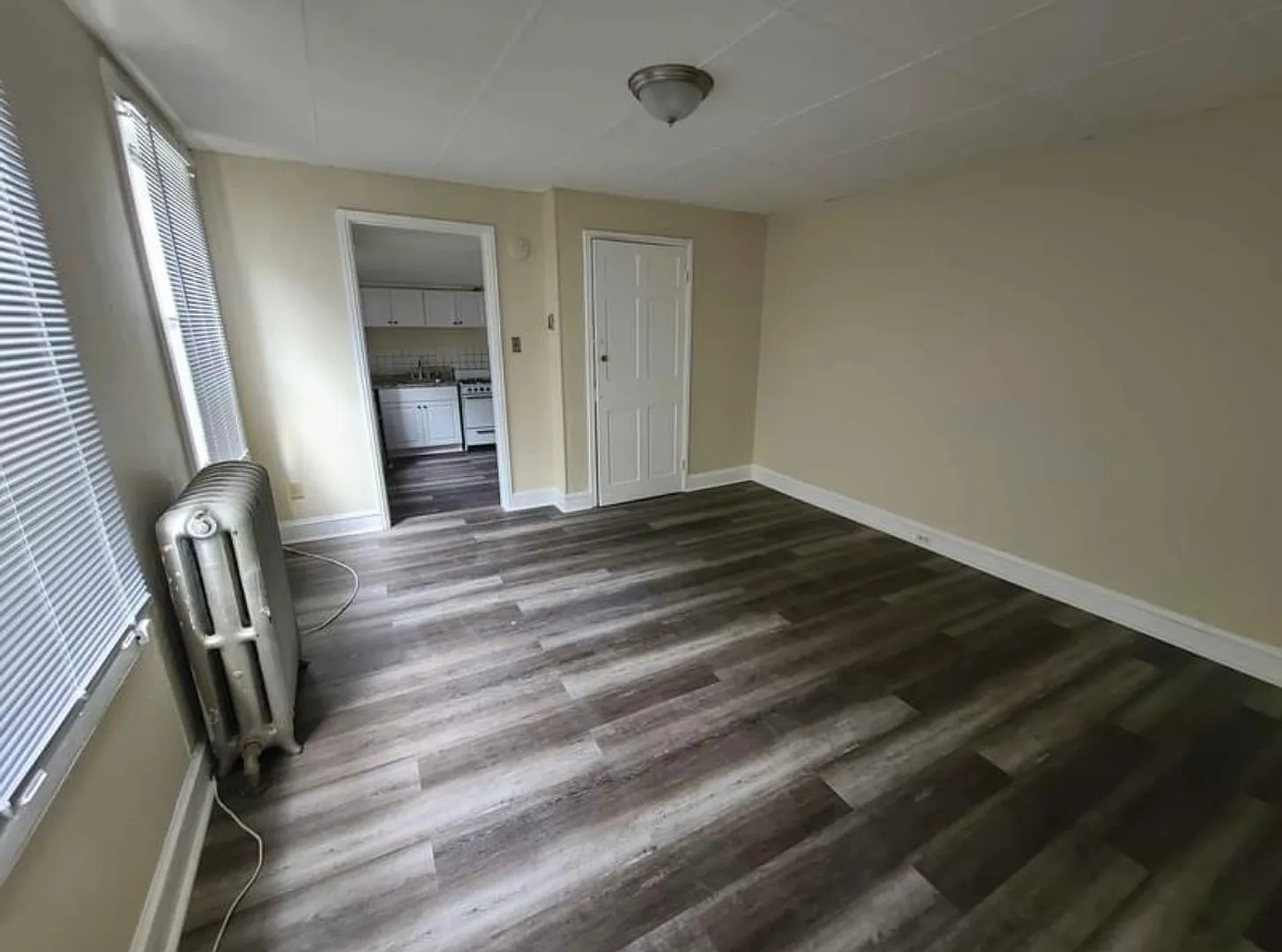 274 S Loudon Ave — Photo 4