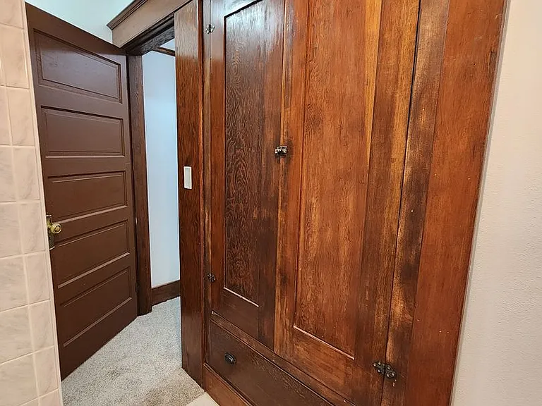 Elliott Hall Apartments — Photo 10
