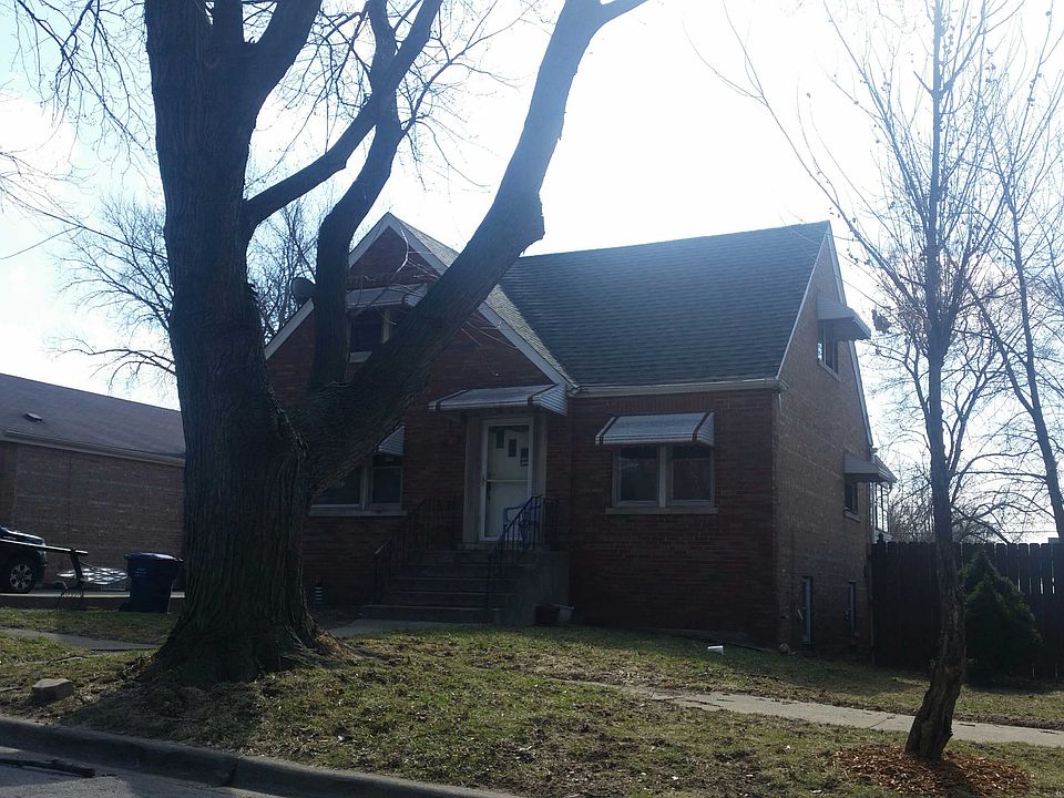 2nd image of 2725 W 96th Pl