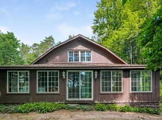 9468 Oriole Dr, Coopersville, MI 49404