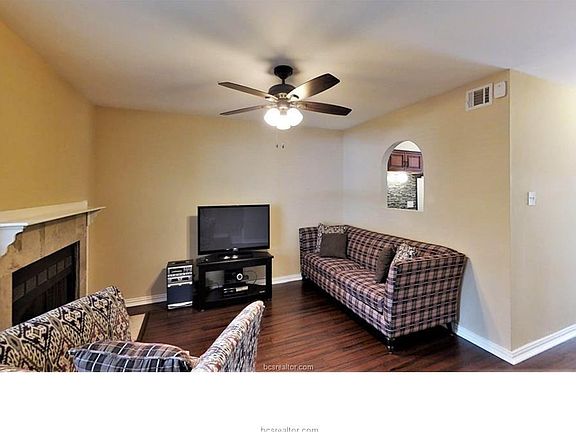 3rd image of 1902 Dartmouth St APT L5