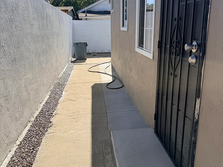 201 S Rowan Ave — Photo 17
