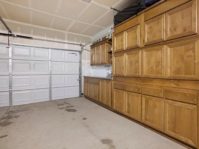 18277 Millbrook Ave — Photo 21