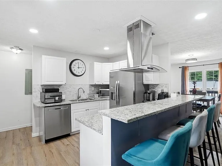 405 King Arthur Ct — Photo 5