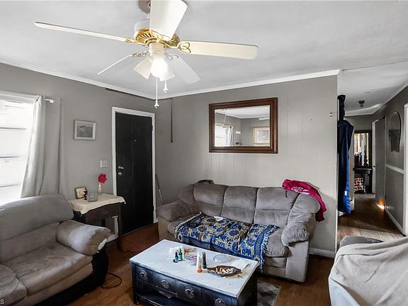 4th image of 1124 Walshtown Rd