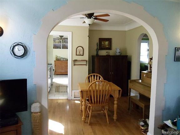 5th image of 4455 Louella Ave