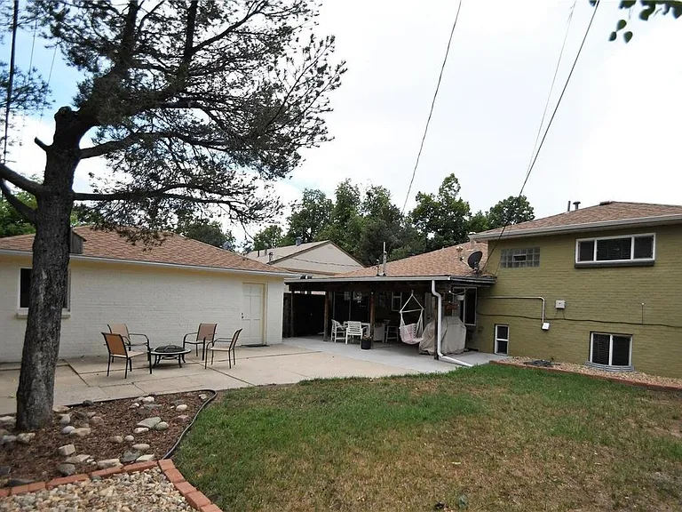1070 Lansing St — Photo 20