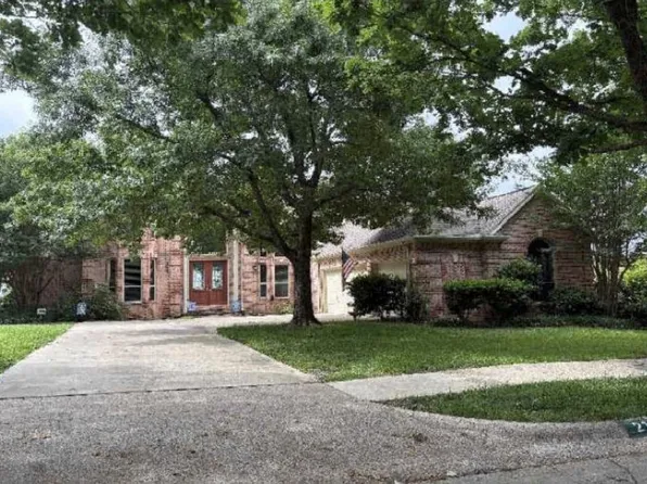 2104 Mossy Oak Dr, Irving, TX 75063