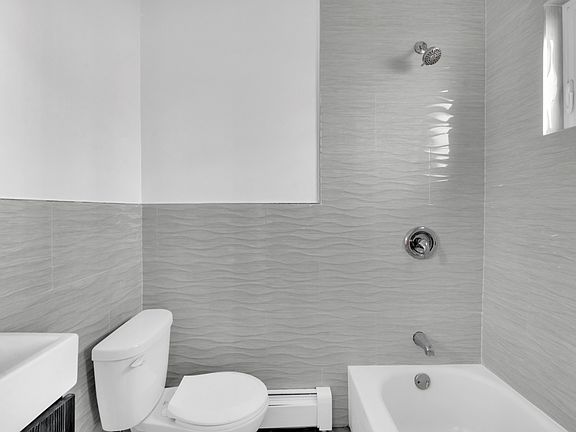5th image of 1427 De Kalb Ave #2B