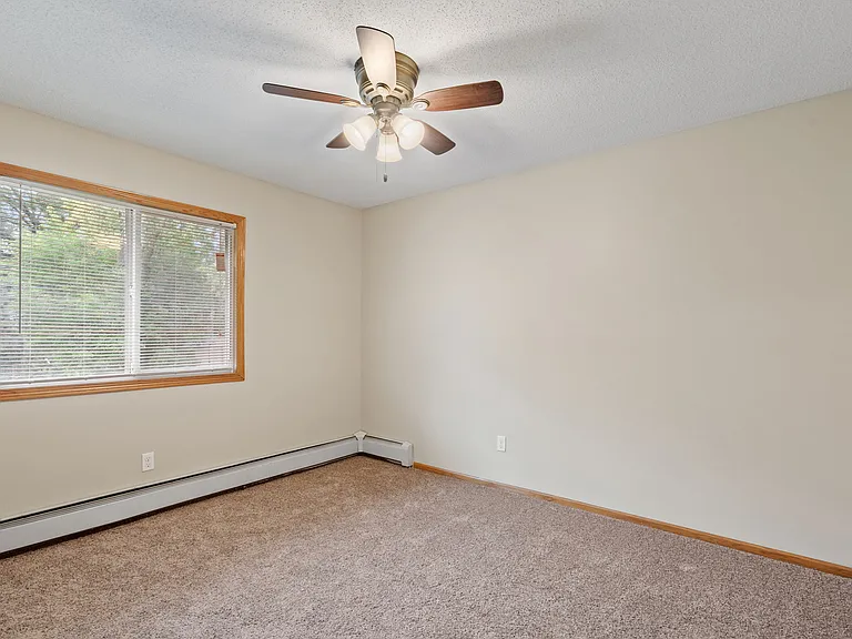 2156-3 bedroom 1