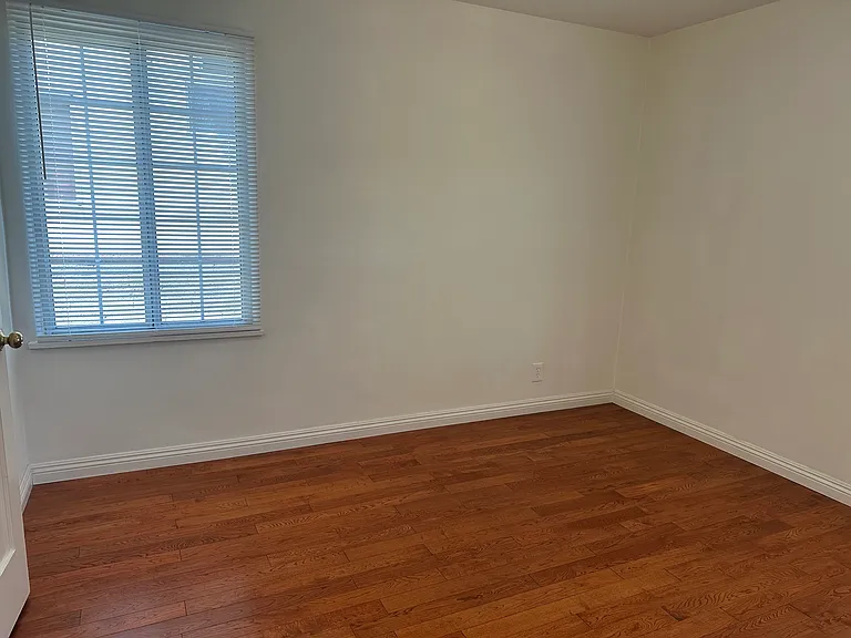 1531 Dixon St — Photo 23