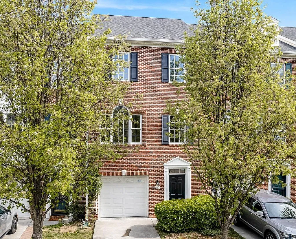 207 Cross Keys Place - 1 — Photo 1