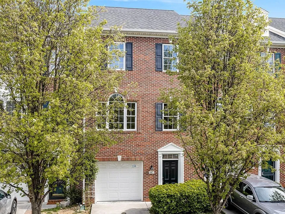 207 Cross Keys Pl #1