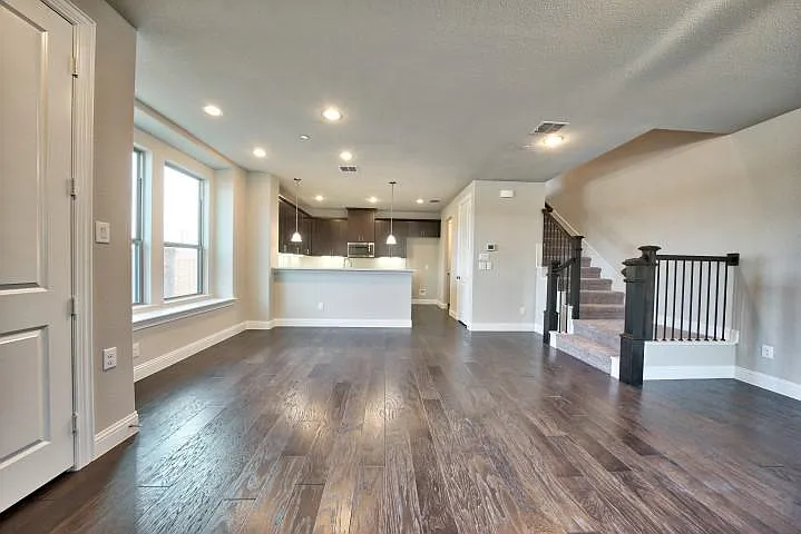 6325 Fortuna Ln — Photo 2