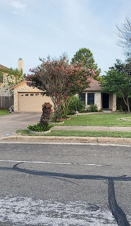 1st image of 1101 Porterfield Dr