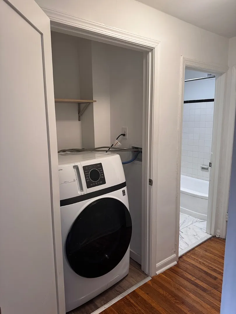 2325 Haverford Rd - Unit A — Photo 3