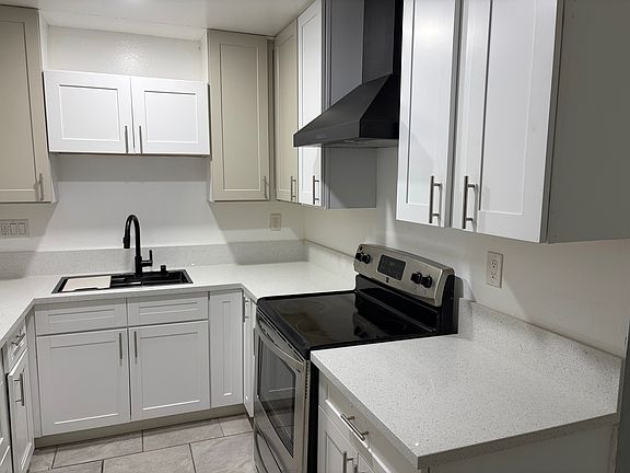 2nd image of 265 Loma Alta Dr Unit D3