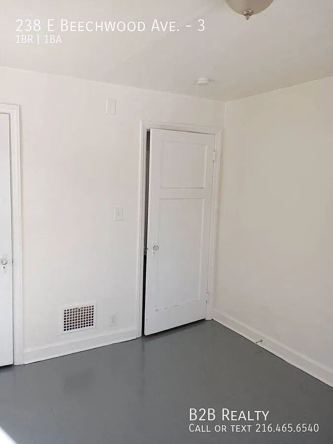Charming 1 - Bedroom Property in Prime Location — Photo 3