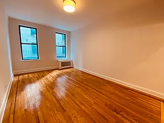 Rented by Metropolis Real Estate of Manhattan
