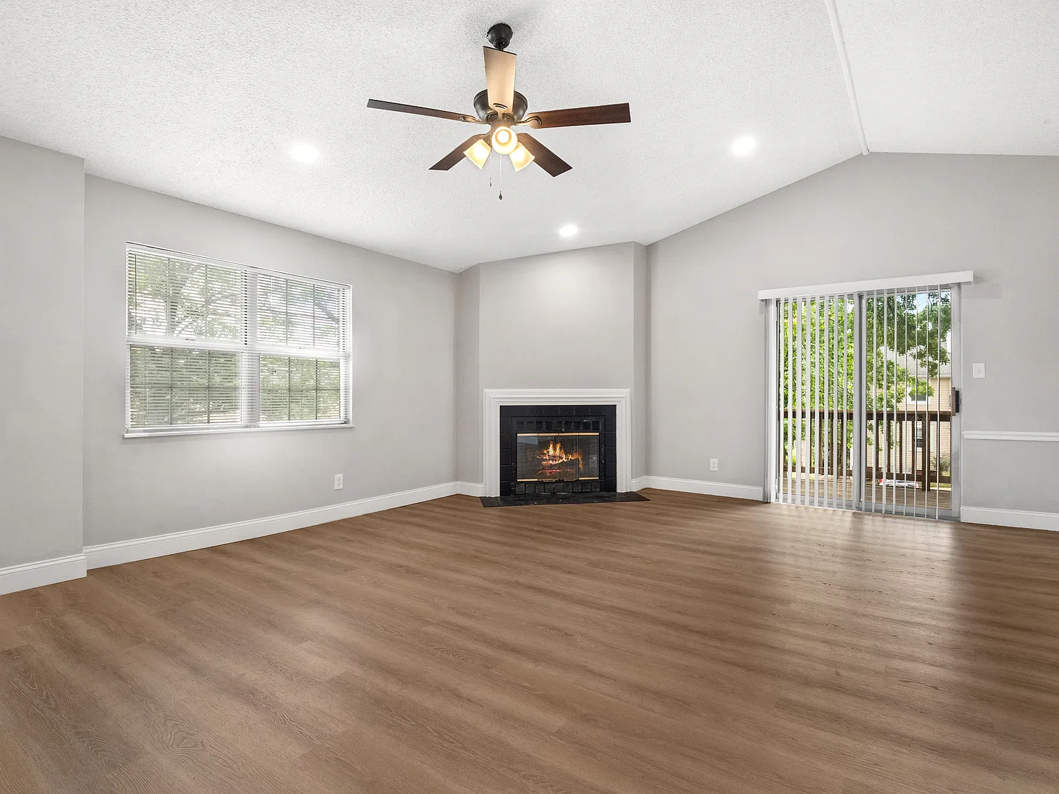 2 bed, 1125 sqft, $2,185 — Photo 2