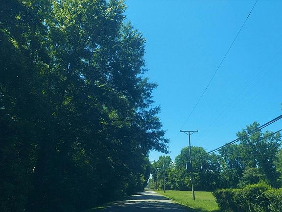 5th image of 444 Homestead Rd