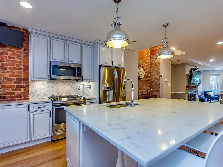 510 E St NE #A — Photo 9