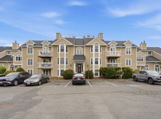 206 Carriage Ln #206, Taunton, MA 02780