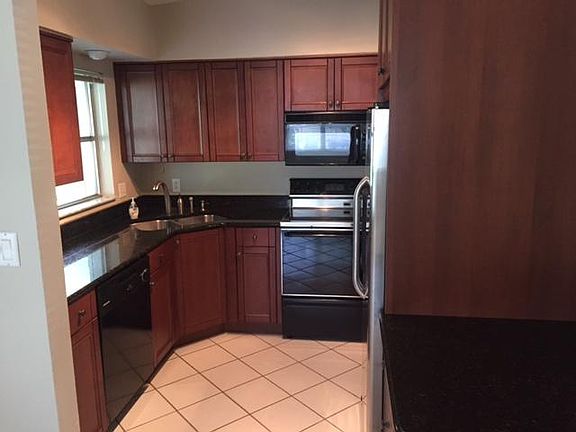 5th image of 1020 S Lakemont Ave
