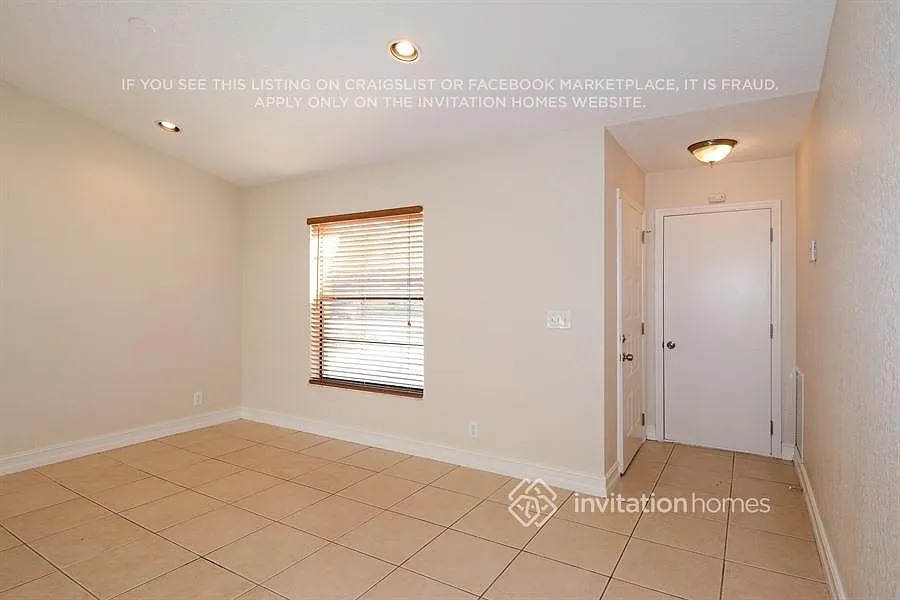 1371 Denlow Ln Royal Palm Beach, FL 33411 — Photo 2