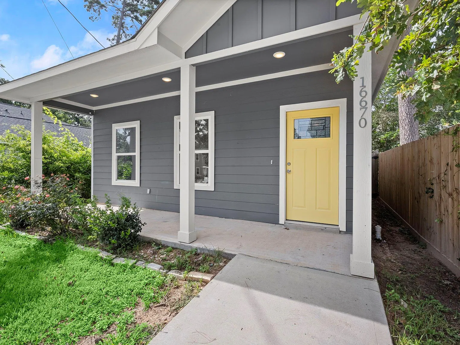 3 bed, 2.0 bath, 1012 sqft, $1,350 — Photo 2