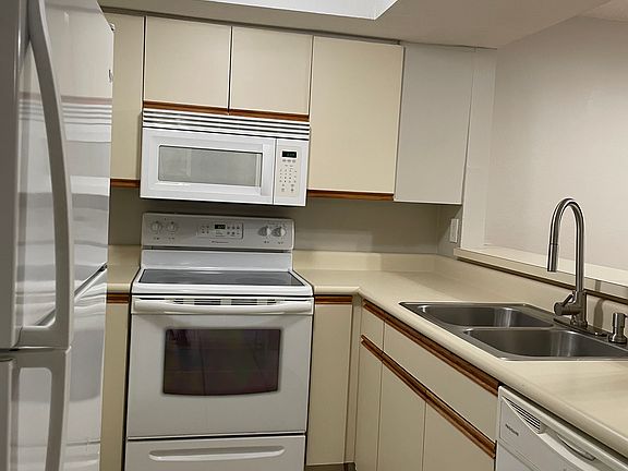 5th image of 733 Carpenters Way APT 40