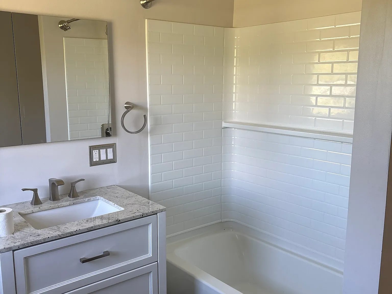 2 bed, 1000 sqft, $1,850 — Photo 1