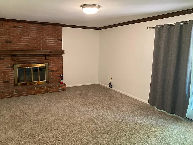 54 Sycamore Ln — Photo 11