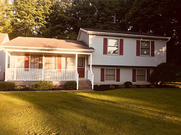 2nd image of 2065 Edgewood Dr
