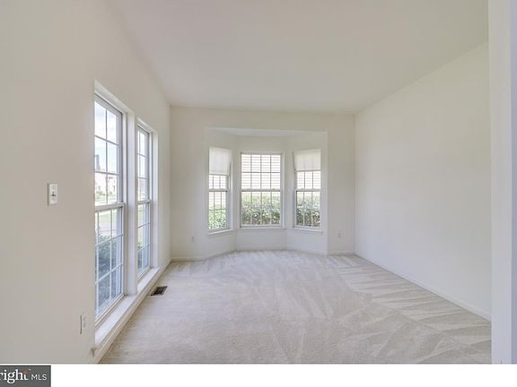 3rd image of 35 Browning Cir