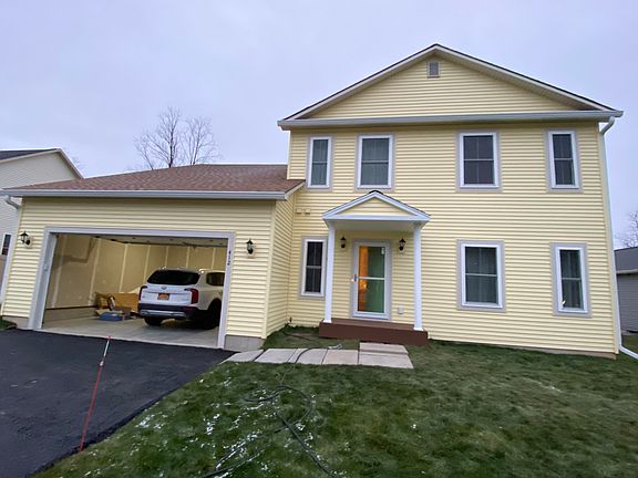 2nd image of 412 McClennan Dr