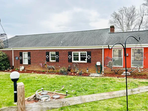 37 Merlin Ln, Lexington, VA 24450