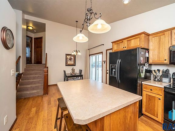 5th image of 604 S Cottonwood Dr