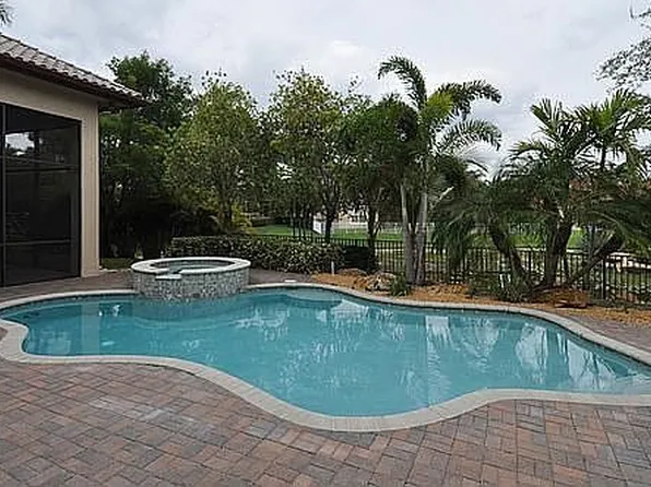 6360 NW 120th Dr, Coral Springs, FL 33076