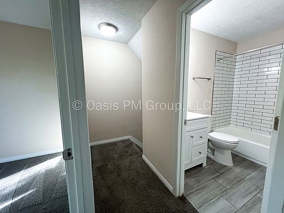 5th image of 1449 Valley Dr